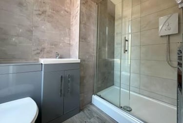 2 bed flat, Highland Road, Southsea, Portsmouth, PO49DA - Image 2